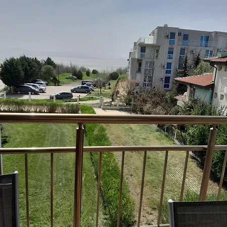 студио орхидея сарафово лукс с изглед към морето * Burgas Stad