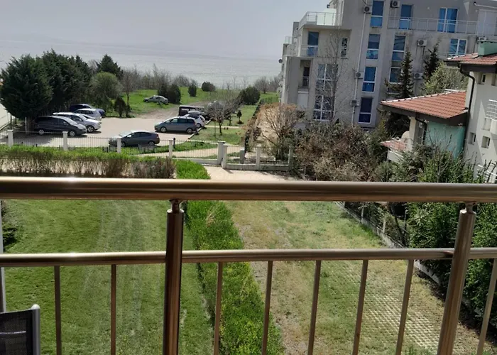 студио орхидея сарафово лукс с изглед към морето * Бургас